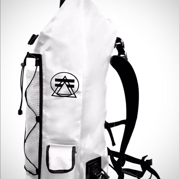 LARGE 40L WATERPROOF RAIN WET DRY BAG BACKPACK BOATING TRAVEL TRIP HIGH QUALITY - Picture 4 of 6